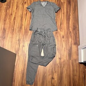 Fabletics scrubs
